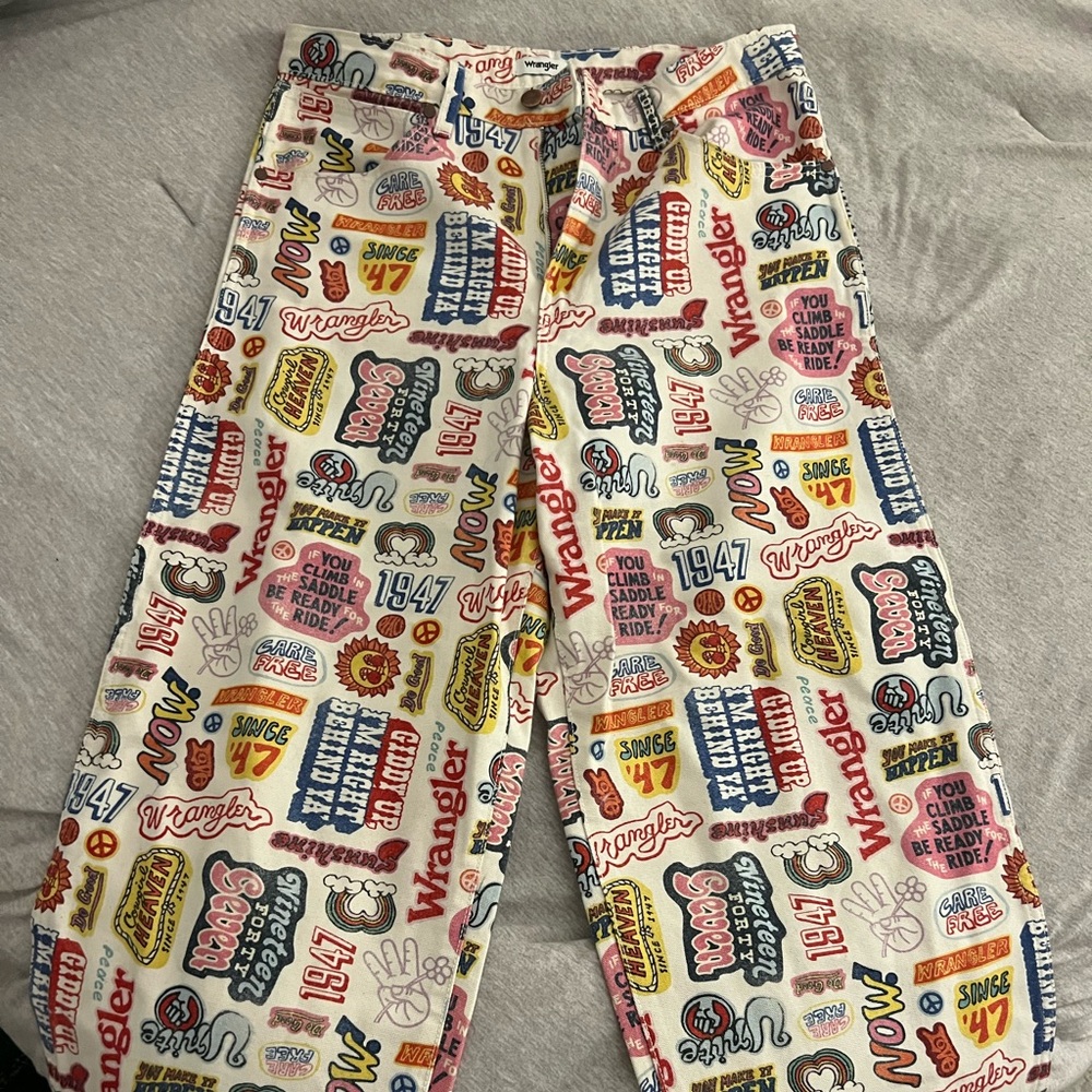 Wrangler Women’s Wide Barrel Cowboy Heaven Jeans - Size 29 - Like new condition